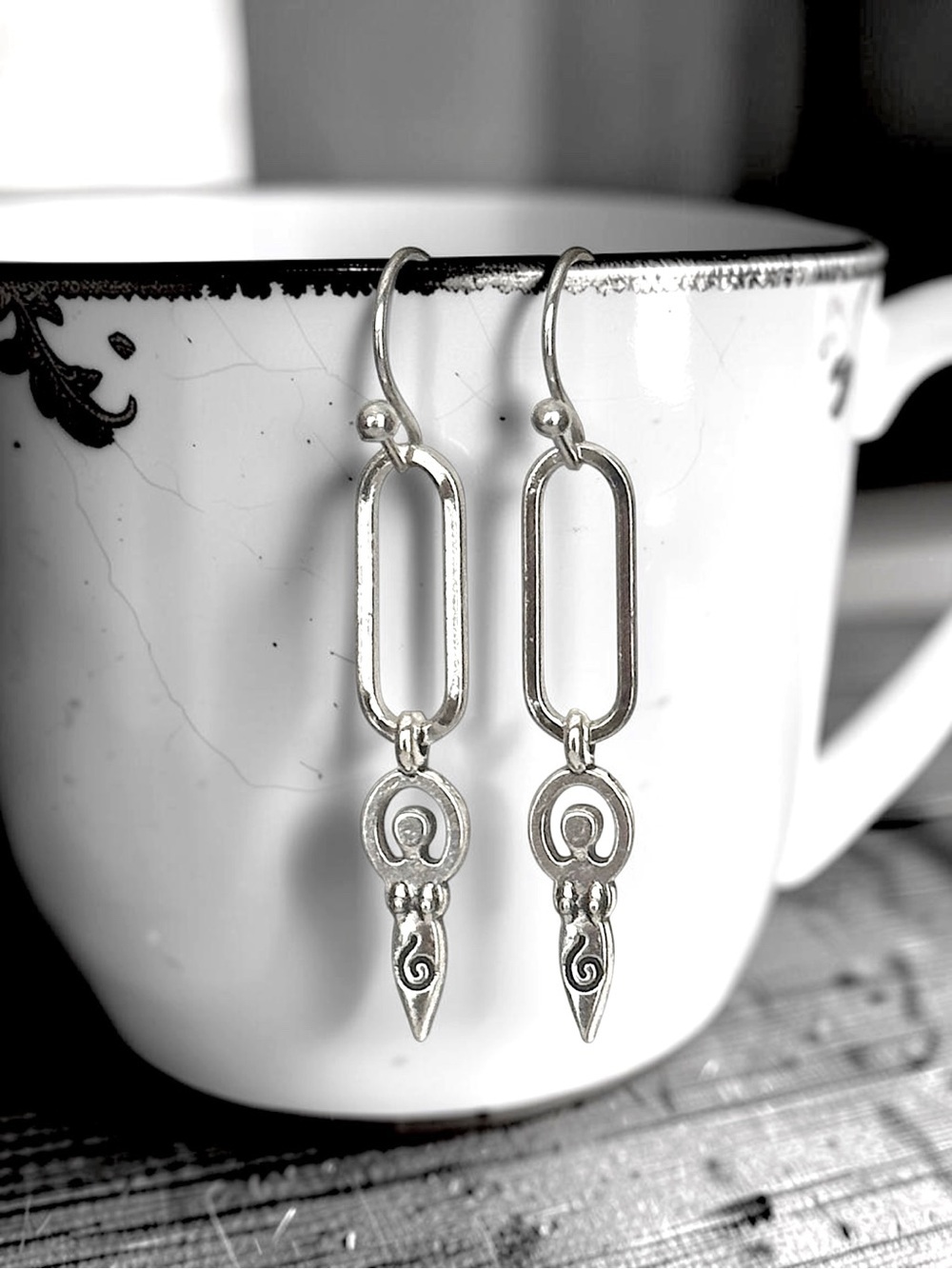 5 For $25💫Silver Paper Clip Fertility Goddess Dangle Drop Earrings